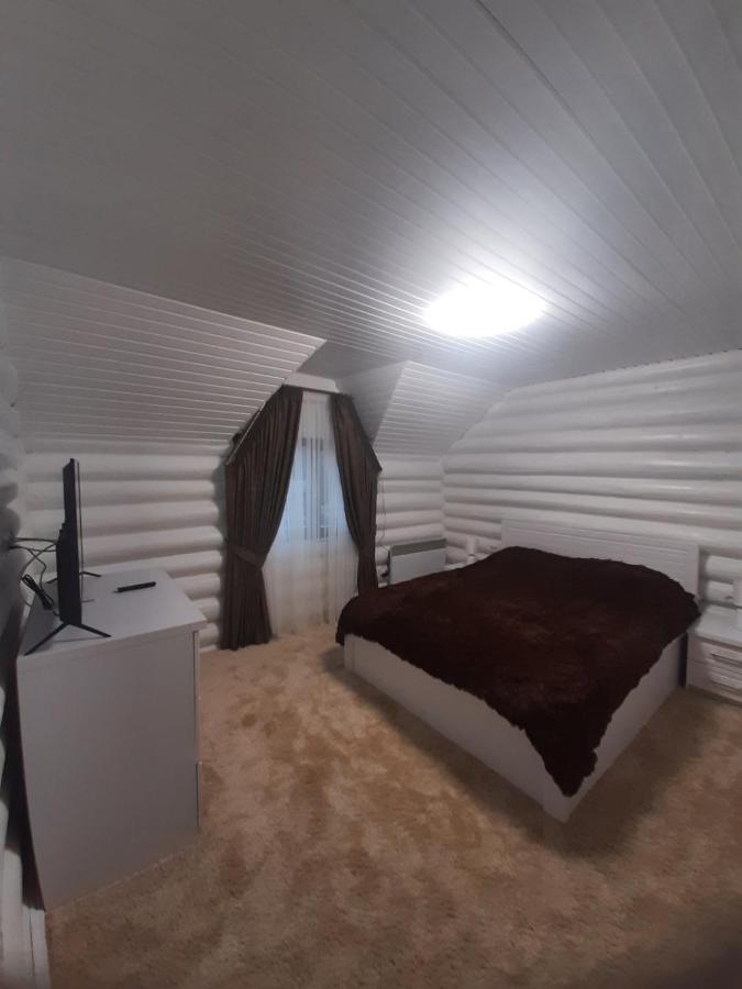 Golden Lemon Apartment